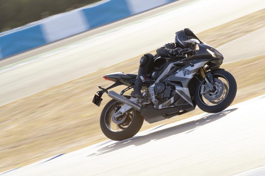 Daytona Moto2 765 Limited Edition在8月首次發表，強調近似於Moto2的騎乘體驗